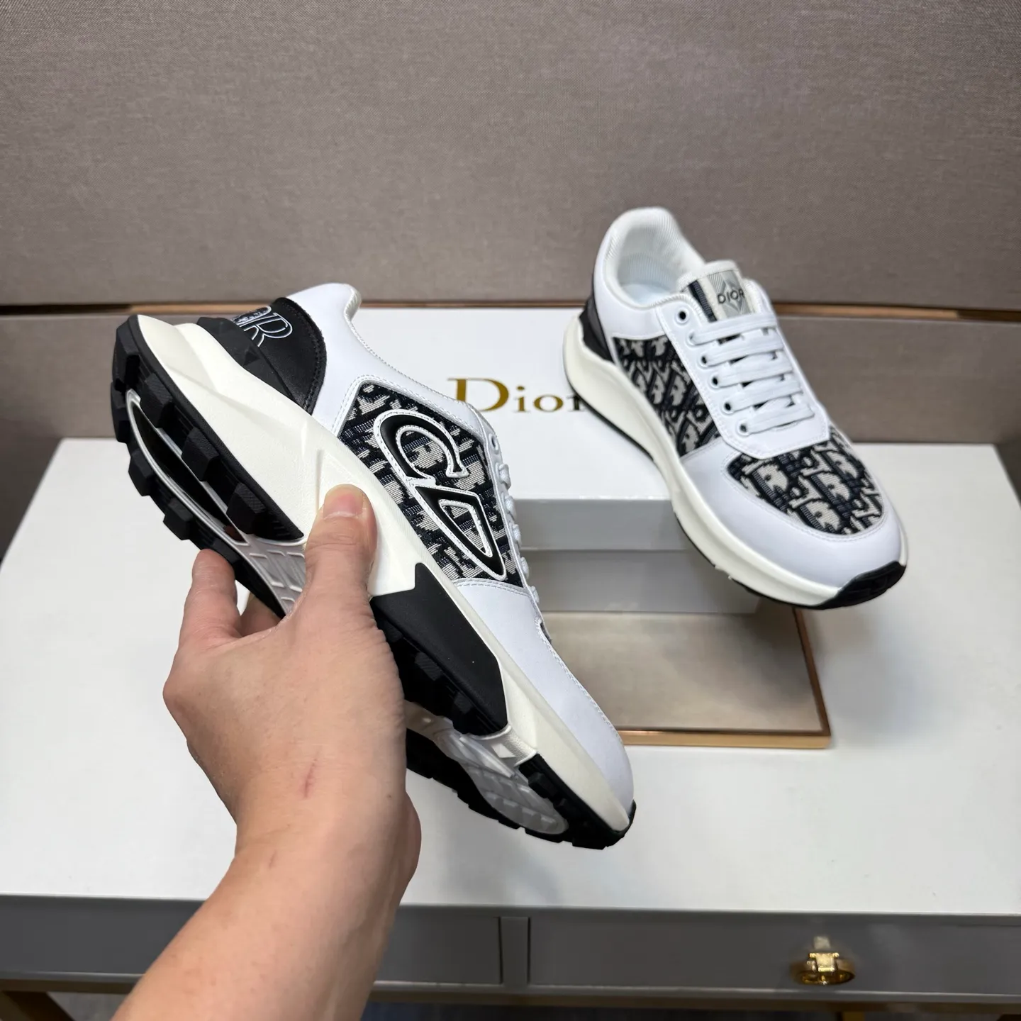 ⬛️Men's shoes💰p442 [Dior~] Men's casual shoes 2025z cabinet sales simultaneously 🔶Size: 38-44#️⃣ 🔷2 colors🔜The upper is made of multi-material splicing➕Mesh lining, comfortable and breathable, sole: original comfortable and wear-resistant outsole, ⚠️real thing📱photographed🎬real thing is better📢📢📢